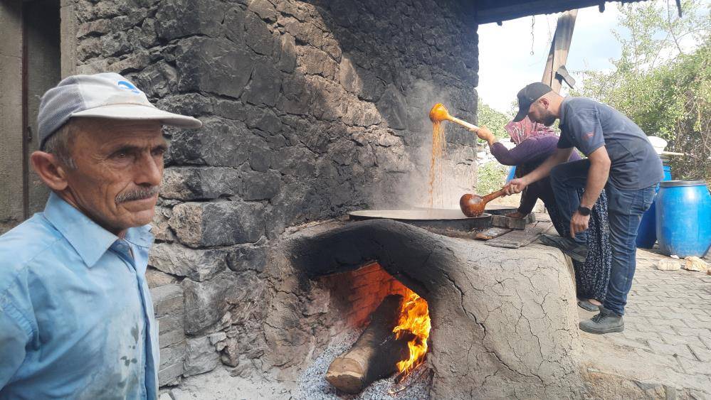 Konya’nın üzümüyle ünlü ilçesinde en tatlı imece 1